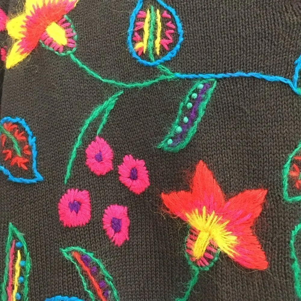 VINTAGE ROSANNA‎ EMBROIDERED SWEATER IN BLACK